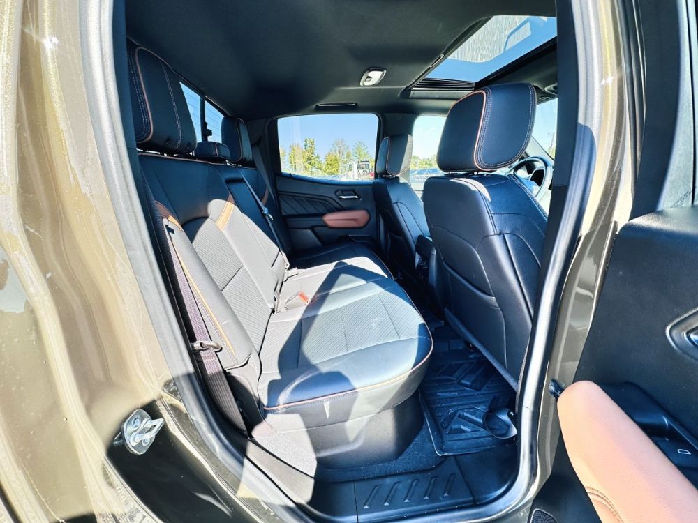 2024 GMC Canyon AT4 - CLEAR TITLE - GOOD AIRBAGS - photo 17