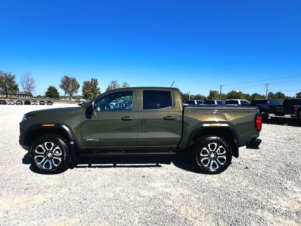 2024 GMC Canyon AT4 - CLEAR TITLE - GOOD AIRBAGS - photo 3