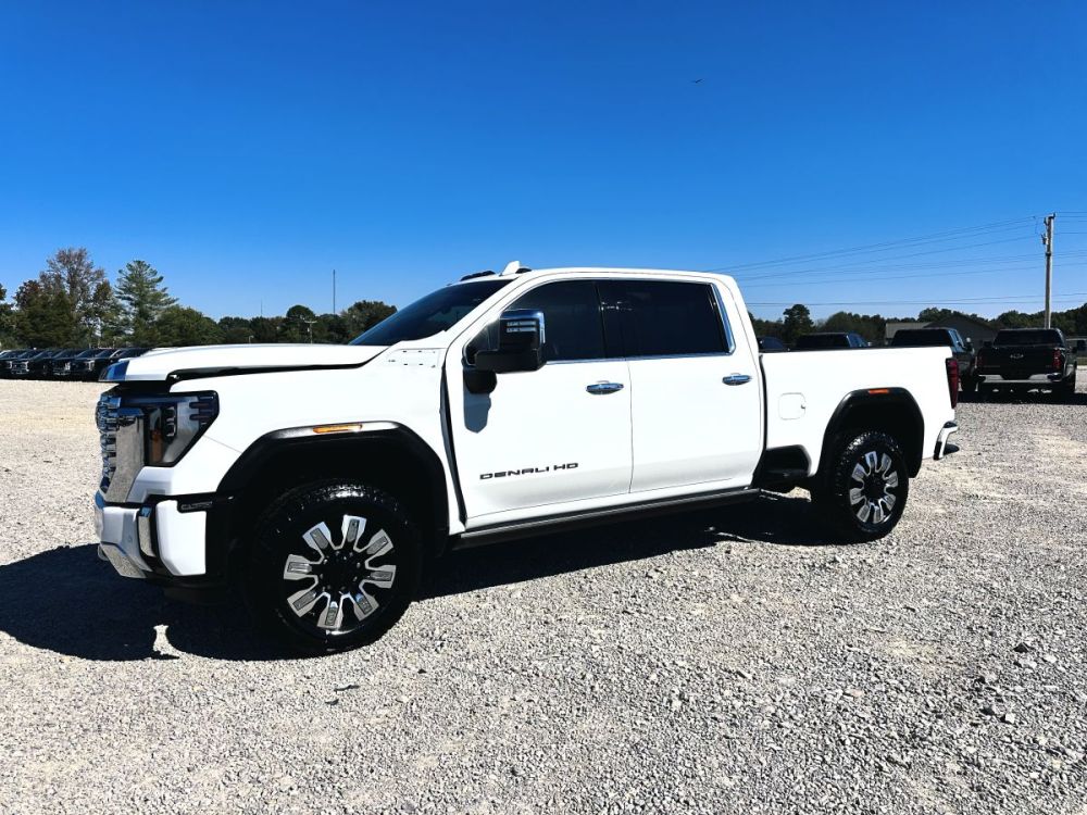 2025 GMC Sierra 2500HD Denali 4X4 - LOW MILES - photo 1