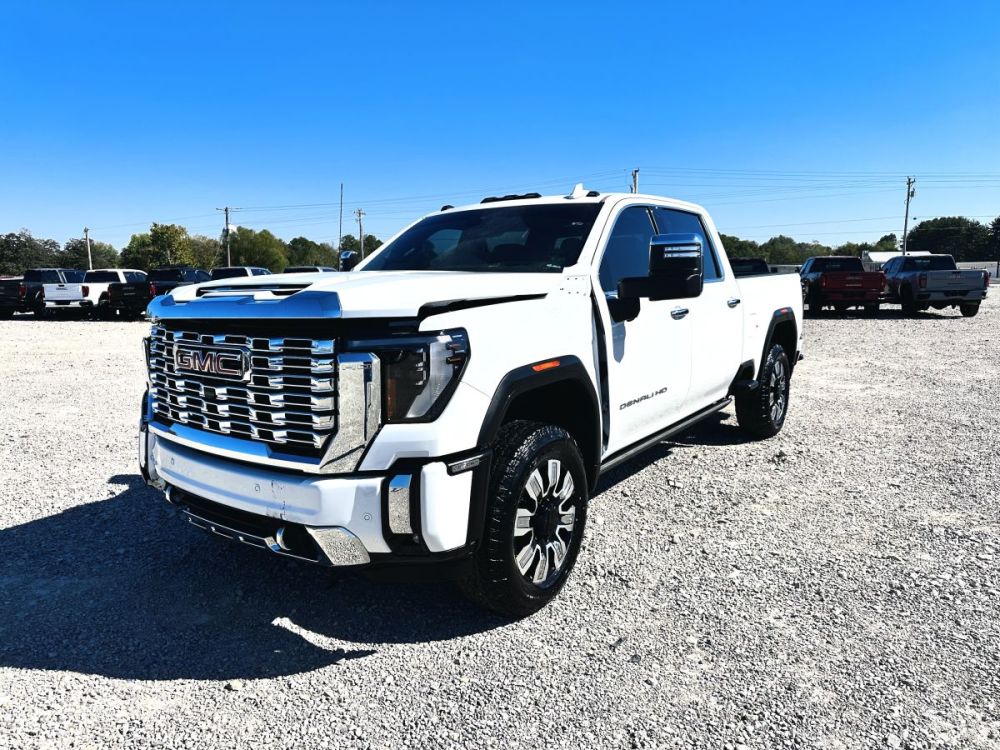 2025 GMC Sierra 2500HD Denali 4X4 - LOW MILES - photo 2