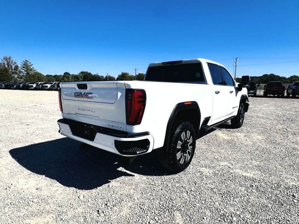 2025 GMC Sierra 2500HD Denali 4X4 - LOW MILES - photo 11