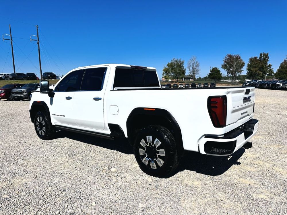2025 GMC Sierra 2500HD Denali 4X4 - LOW MILES - photo 4