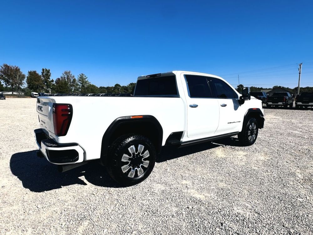 2025 GMC Sierra 2500HD Denali 4X4 - LOW MILES - photo 10
