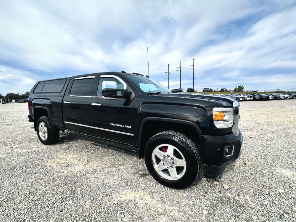 2015 GMC Sierra 2500HD Denali 4X4 - READY TO DRIVE - photo 3
