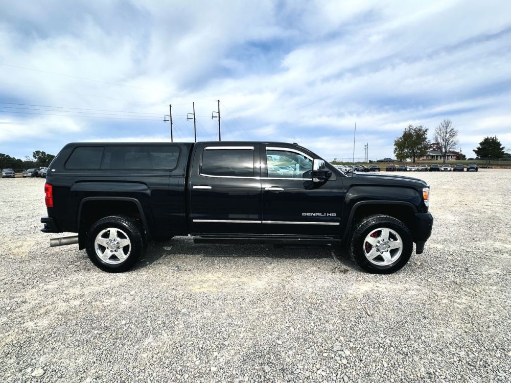 2015 GMC Sierra 2500HD Denali 4X4 - READY TO DRIVE - photo 4