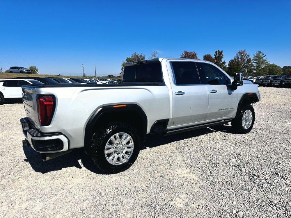 2022 GMC Sierra 2500HD Denali 4X4 - CLEAR TITLE - GOOD AIRBAGS - photo 11