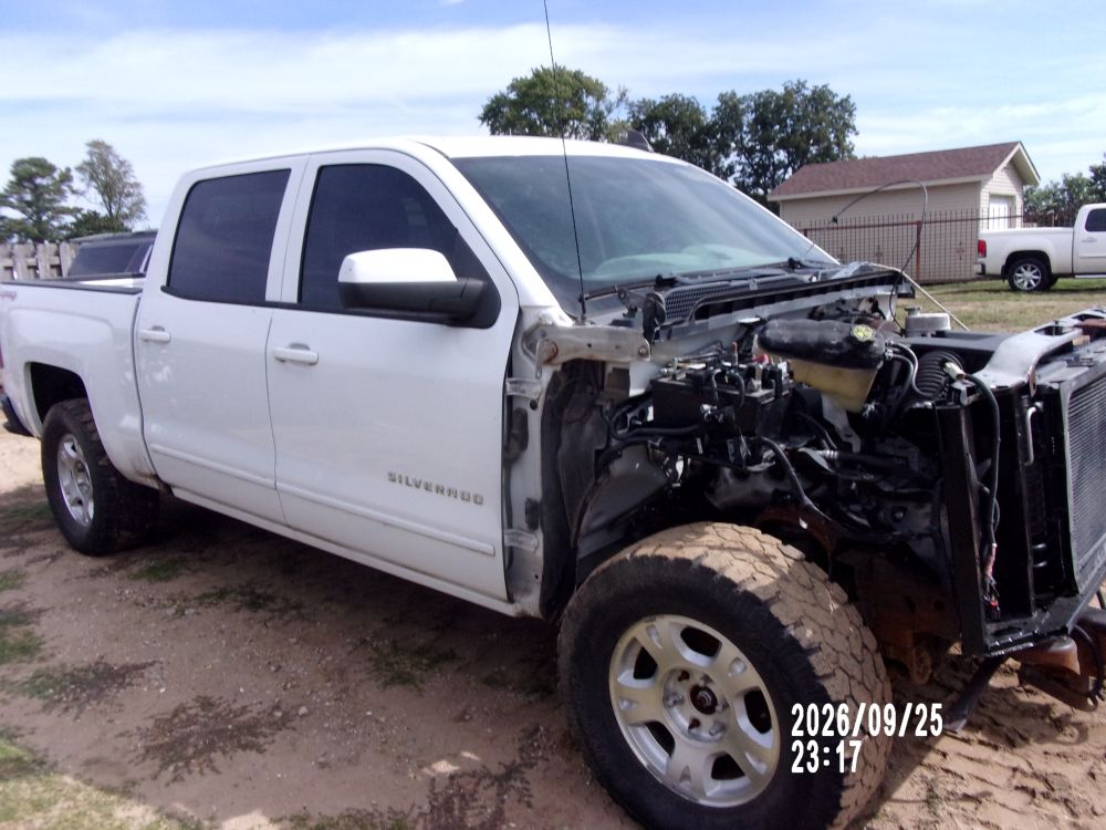 2017 Chevrolet Chevrolet Silverado Crew 4x4 LT - photo 3