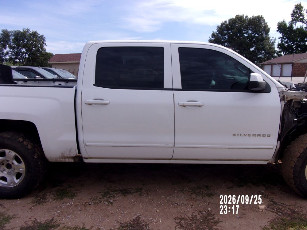 2017 Chevrolet Chevrolet Silverado Crew 4x4 LT - photo 4