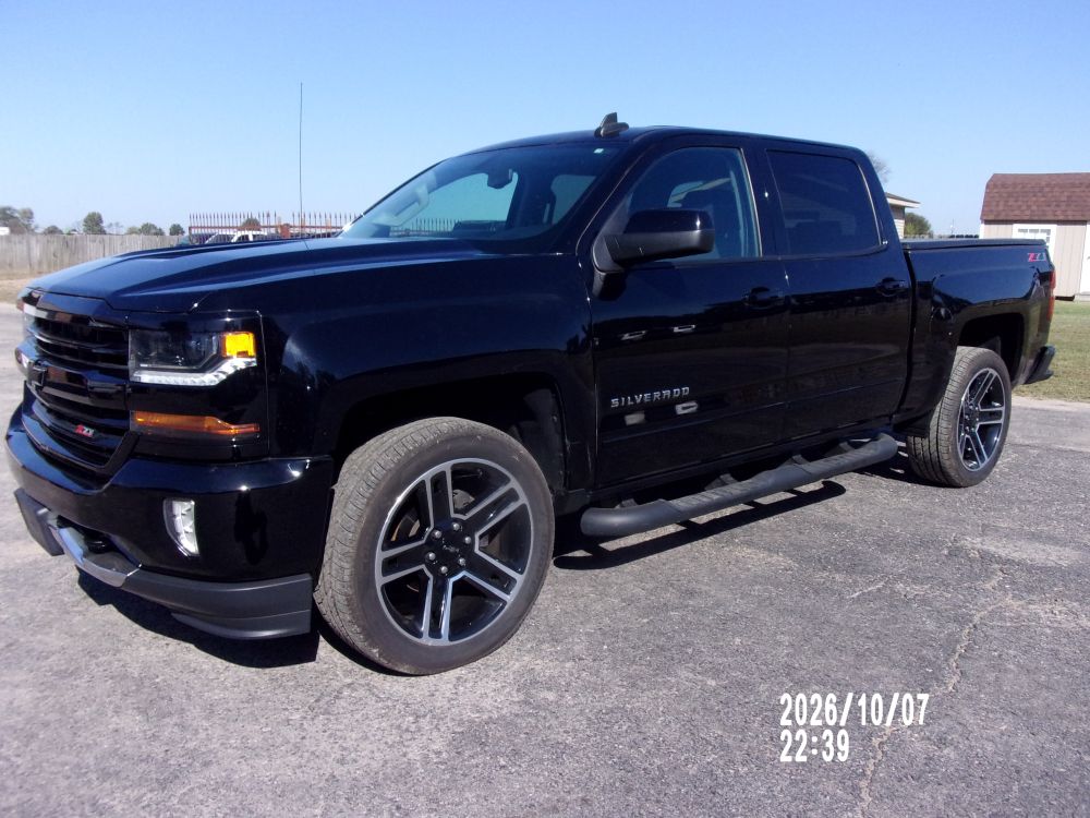 2018 Chevrolet Chevrolet Silverado Crew 4x4 LT - photo 1