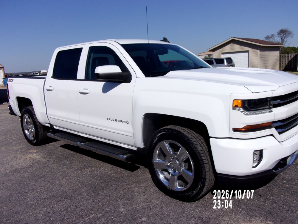 2018 Chevrolet Chevrolet Silverado Crew 4x4 LT - photo 4