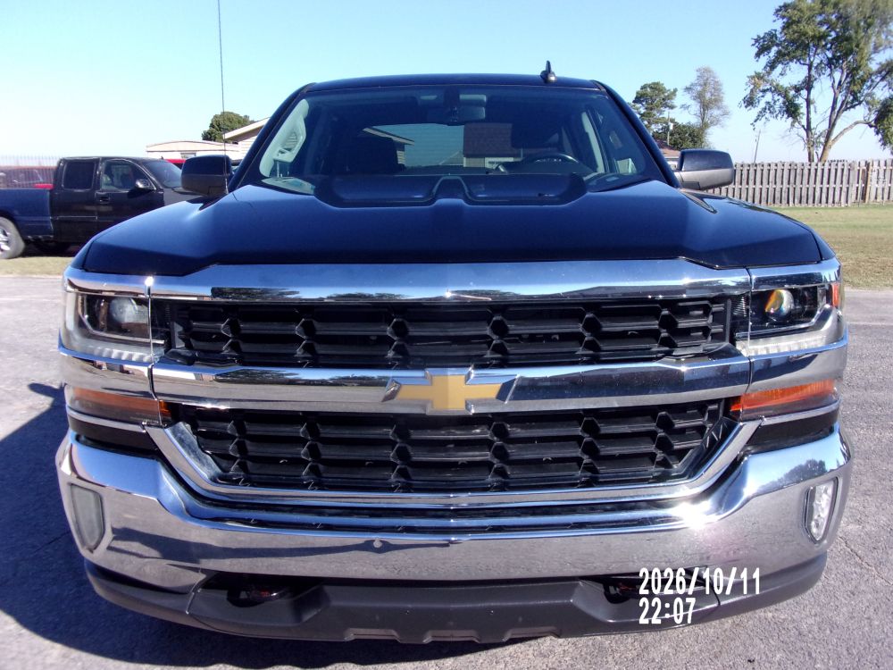 2017 Chevrolet Chevrolet Silverado Crew 4x4 LT - photo 2