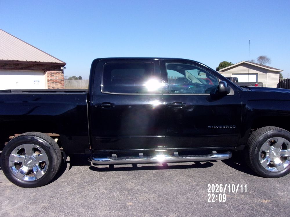2017 Chevrolet Chevrolet Silverado Crew 4x4 LT - photo 4