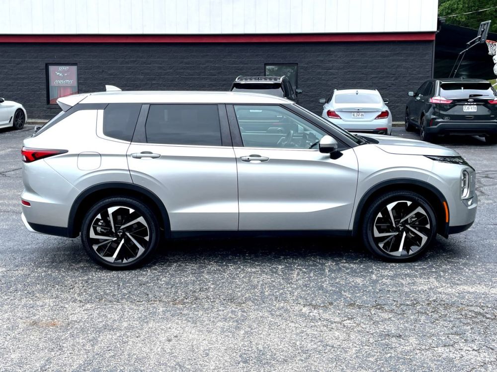 2022 Mitsubishi Outlander - photo 4