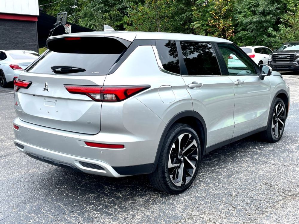 2022 Mitsubishi Outlander - photo 6