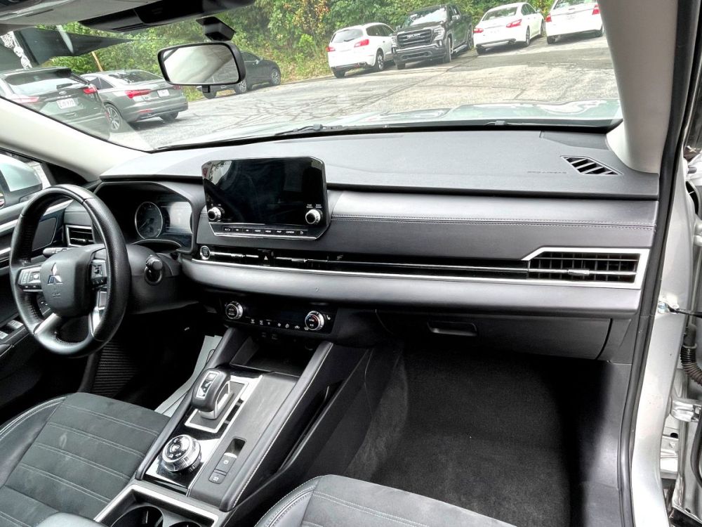 2022 Mitsubishi Outlander - photo 9