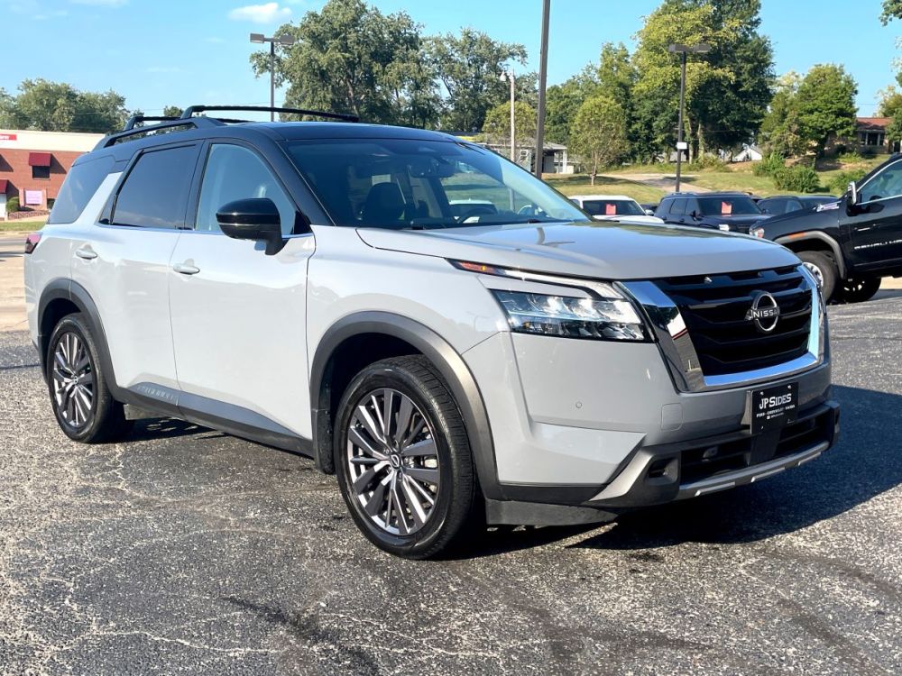 2023 Nissan Pathfinder - photo 2