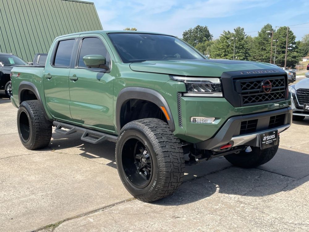 2022 Nissan Frontier - photo 2