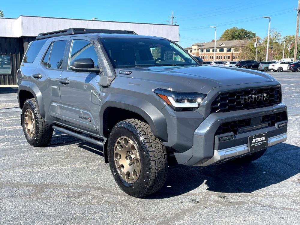 2025 Toyota 4Runner - photo 2
