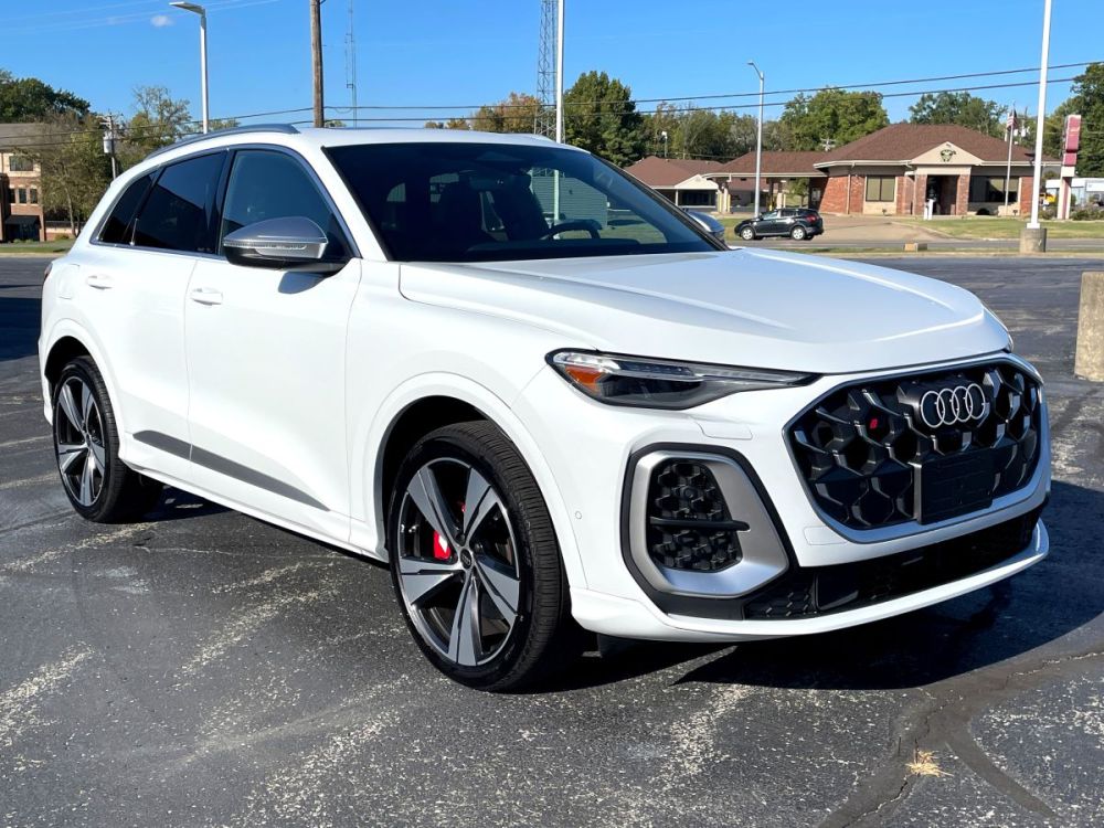2025 Audi SQ5 - photo 2
