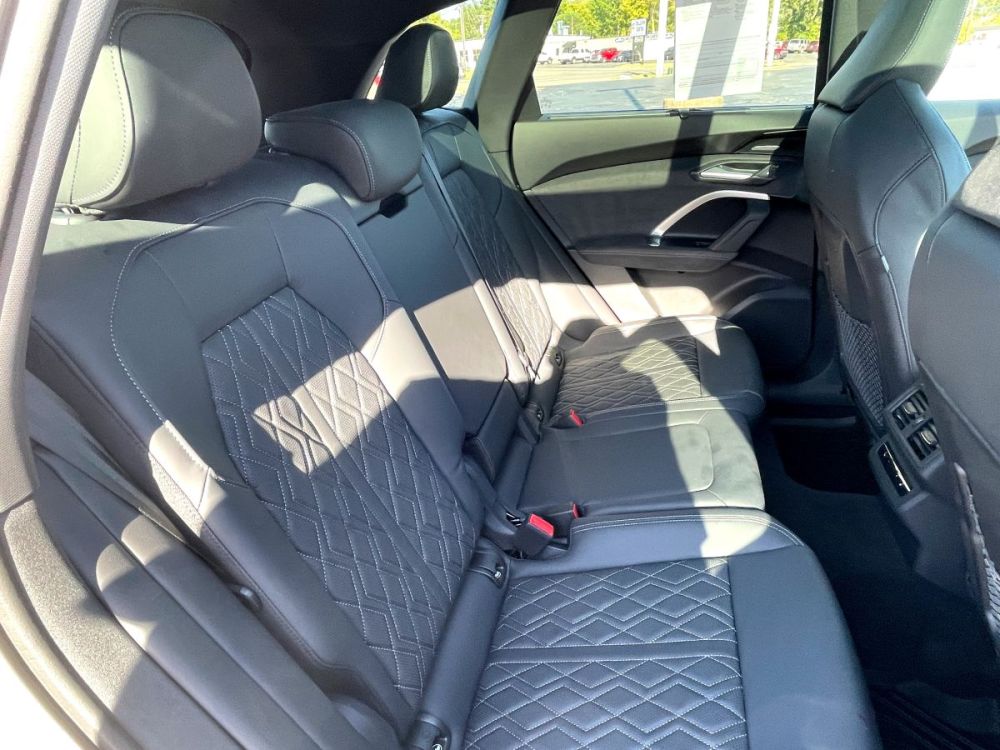 2025 Audi SQ5 - photo 13