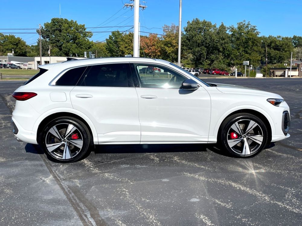 2025 Audi SQ5 - photo 4