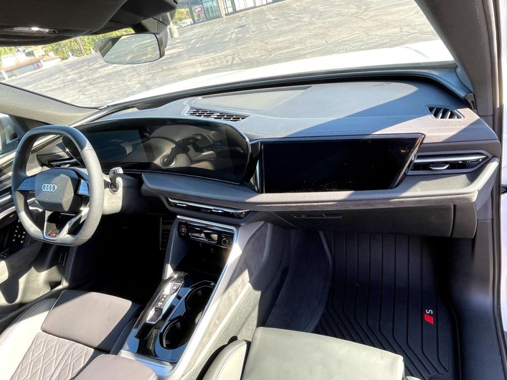 2025 Audi SQ5 - photo 9