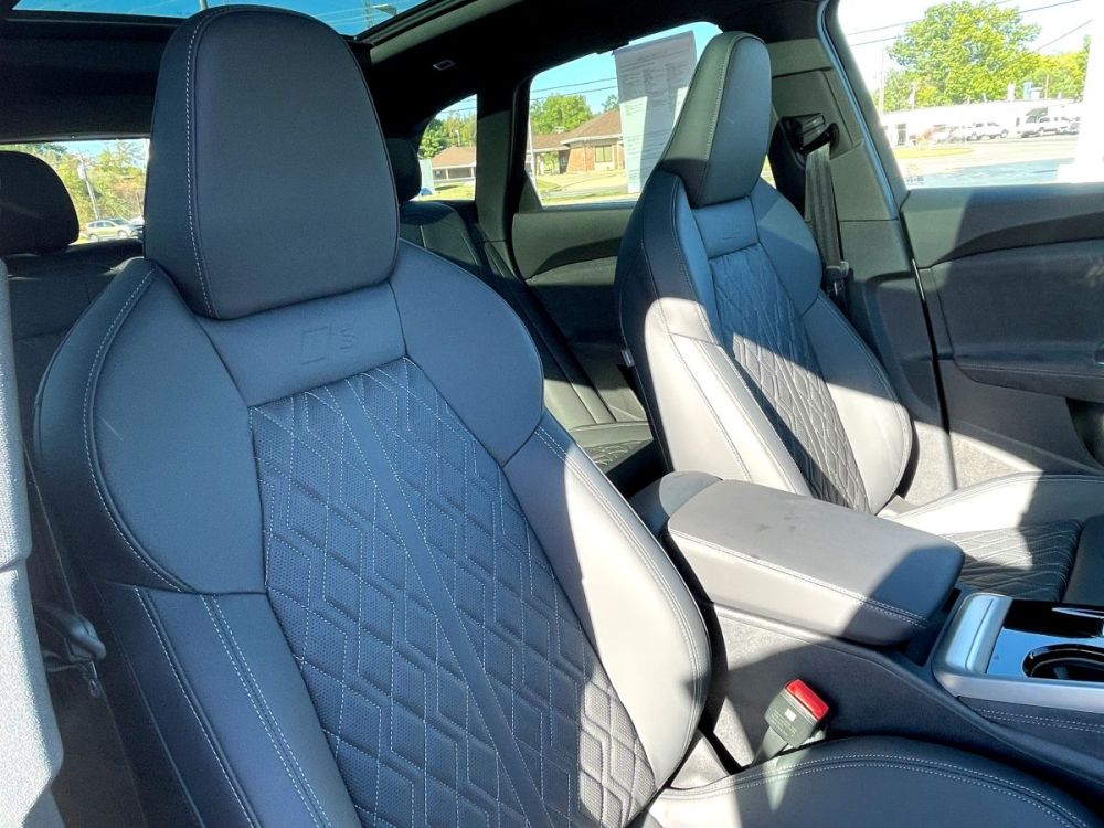 2025 Audi SQ5 - photo 10