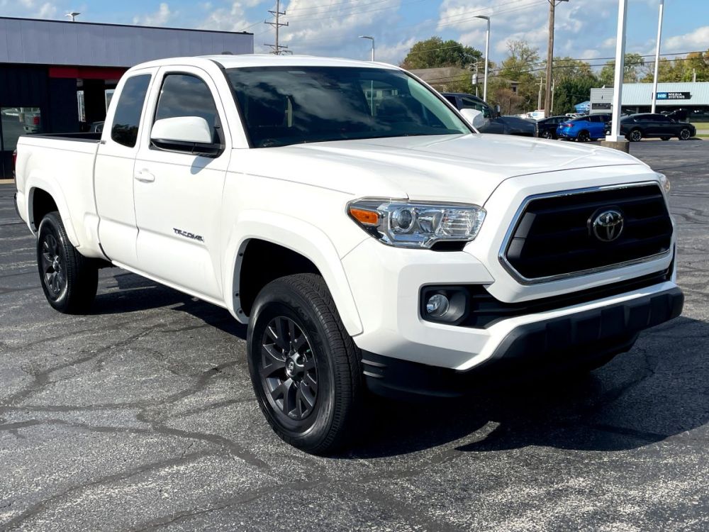 2021 Toyota Tacoma - photo 2