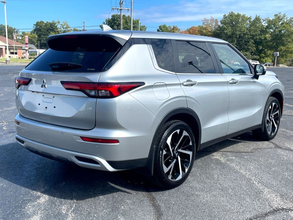 2024 Mitsubishi Outlander - photo 6