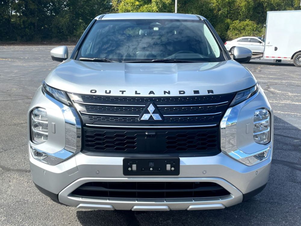 2024 Mitsubishi Outlander - photo 7