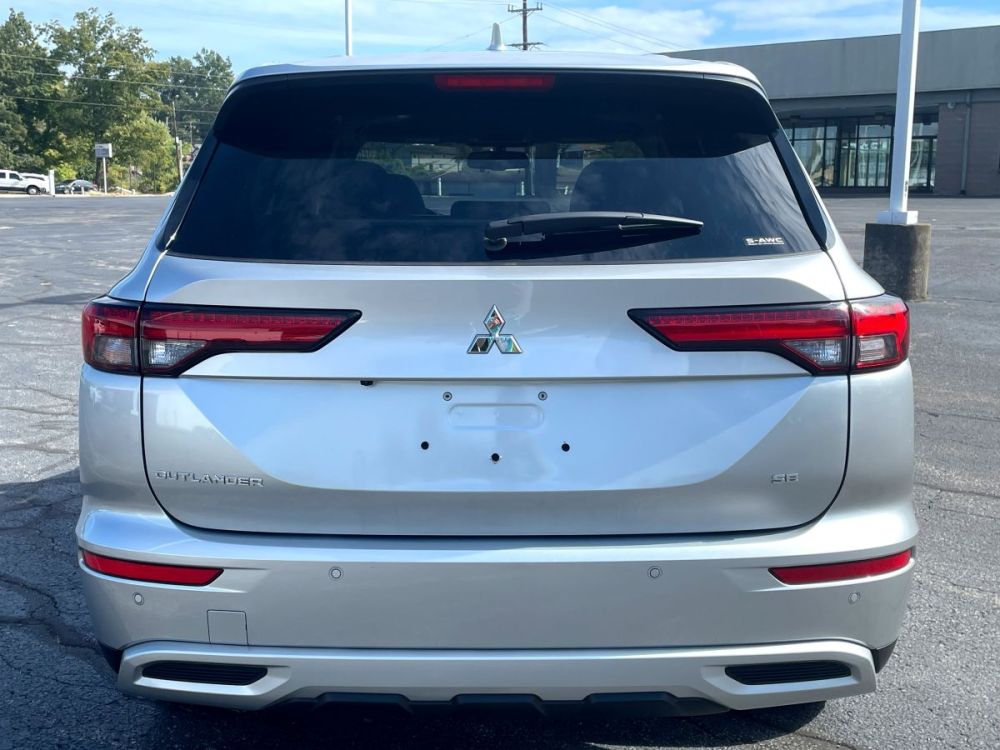 2024 Mitsubishi Outlander - photo 8