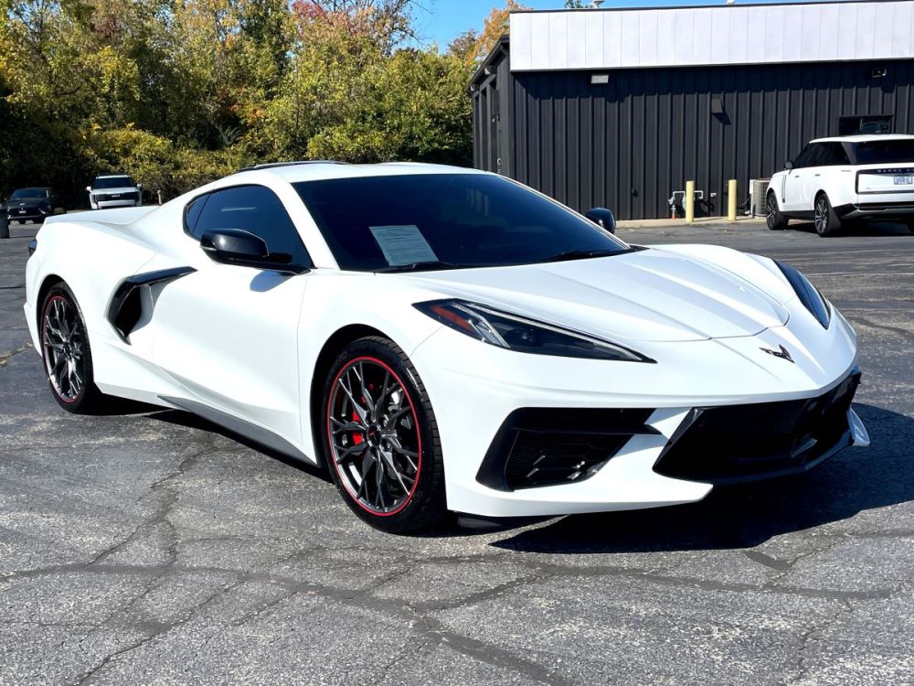2023 Chevrolet Corvette - photo 2