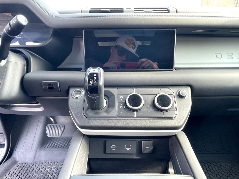 2024 Land Rover Defender - photo 12