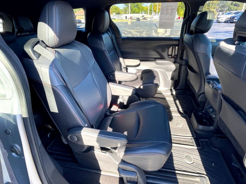 2023 Toyota Sienna - photo 13