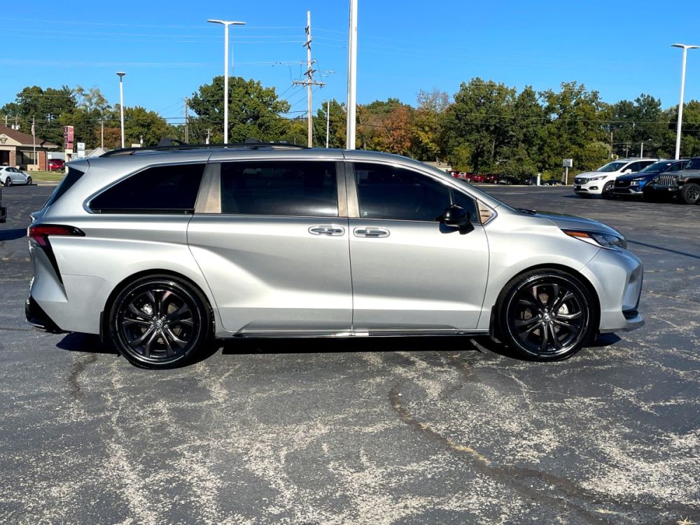 2023 Toyota Sienna - photo 4