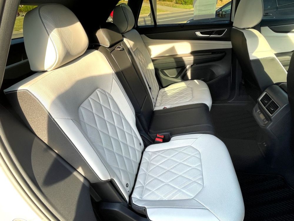 2025 Volkswagen Atlas - photo 13