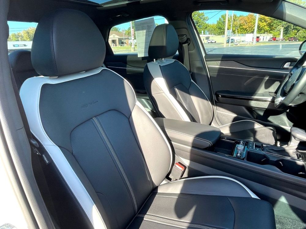 2025 Kia K5 - photo 10