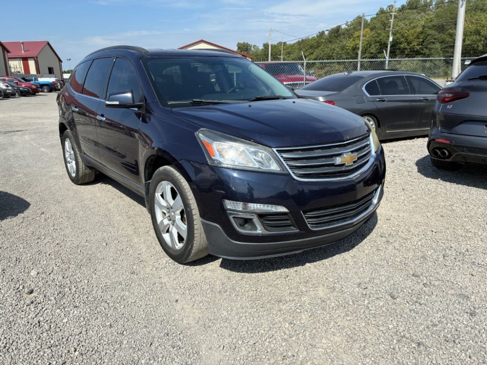 2017 Chevrolet TRAVERSE - photo 2