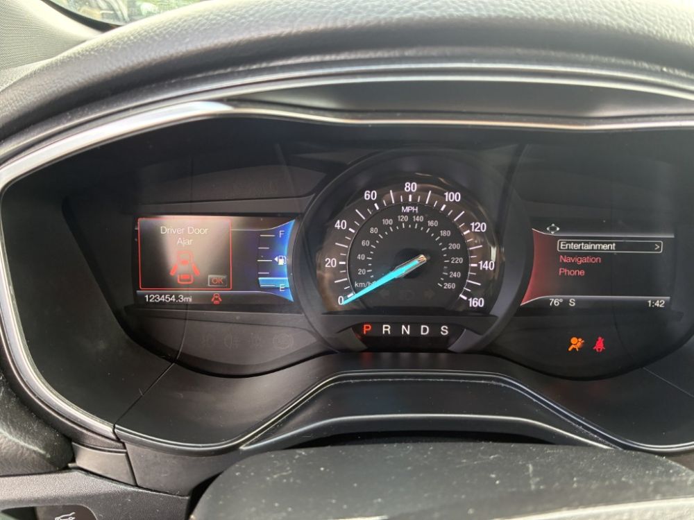 2020 Ford FUSION - photo 9