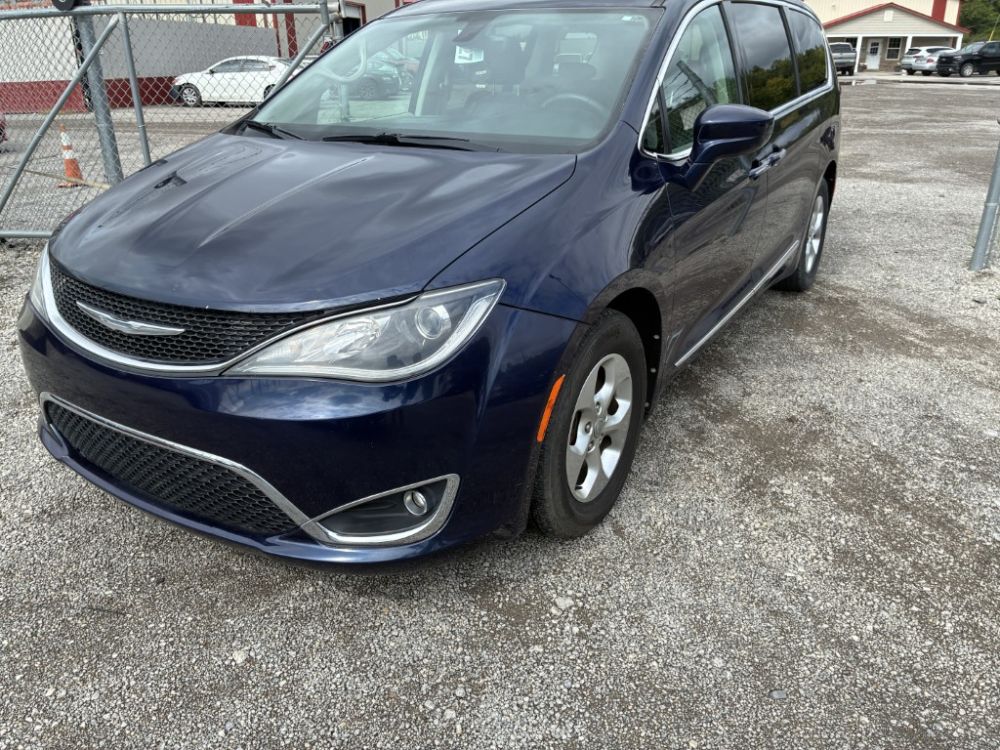 2017 Chrysler PACIFICA - photo 2