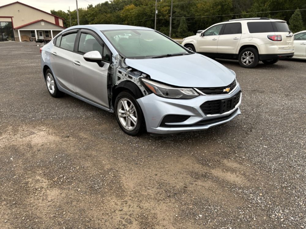 2017 Chevrolet CRUZE - photo 2