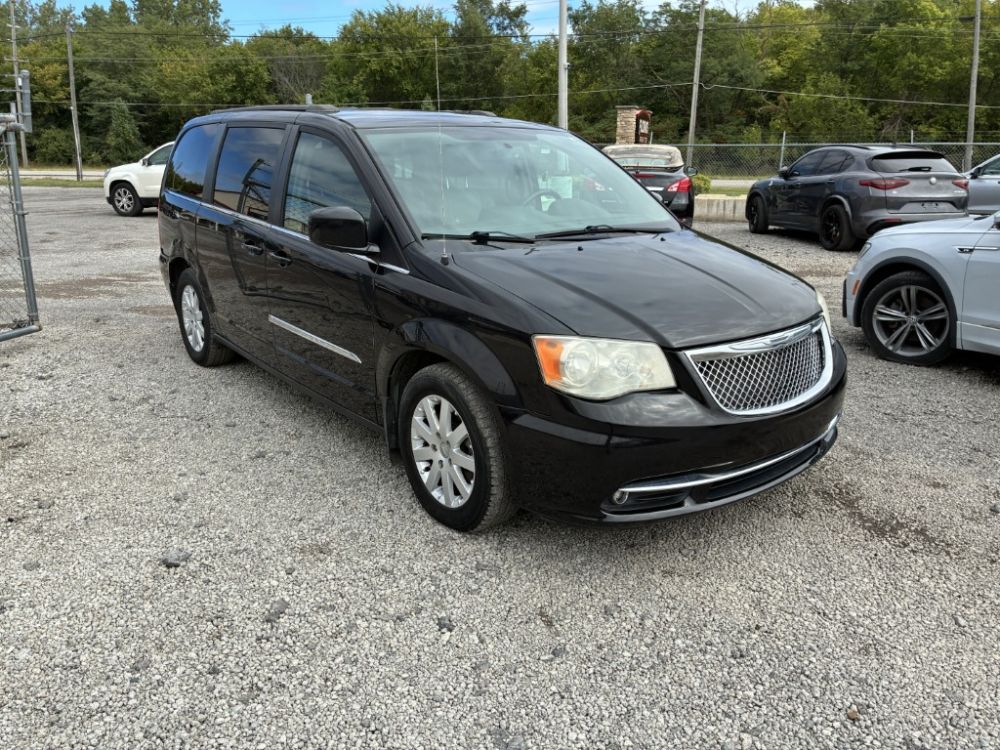 2014 Chrysler TOWN AND COUNTRY - photo 1