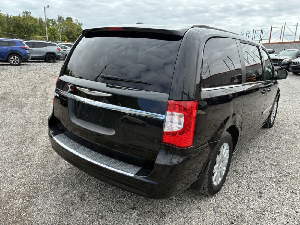 2014 Chrysler TOWN AND COUNTRY - photo 4