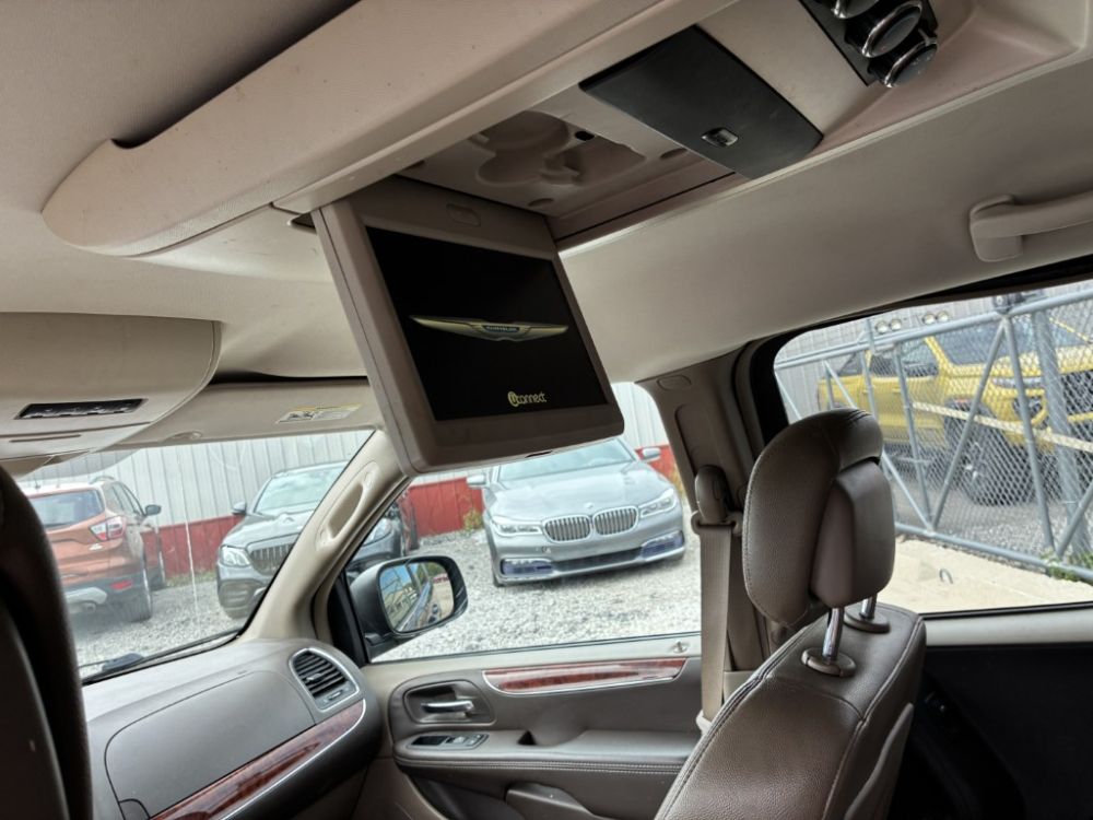 2014 Chrysler TOWN AND COUNTRY - photo 7