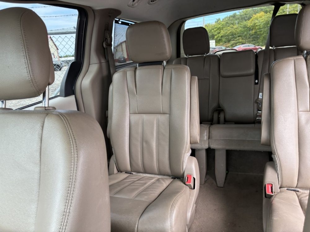 2014 Chrysler TOWN AND COUNTRY - photo 8