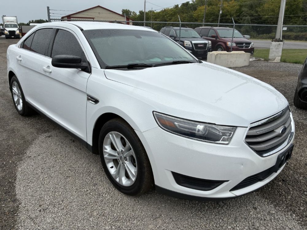 2017 Ford Taurus - photo 2