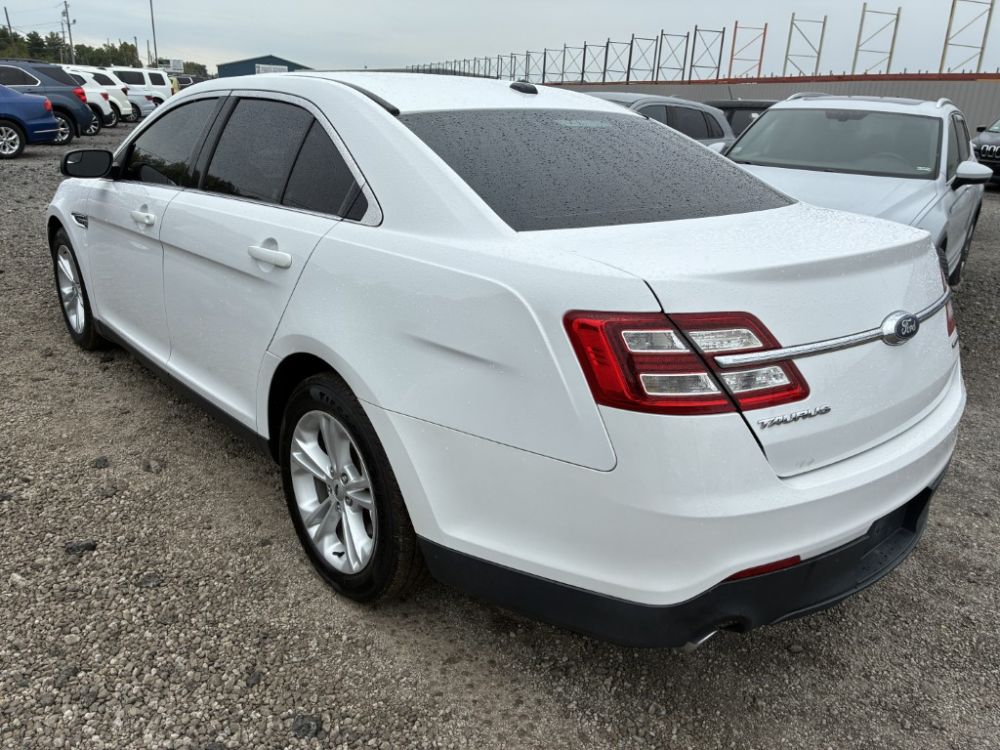 2017 Ford Taurus - photo 3