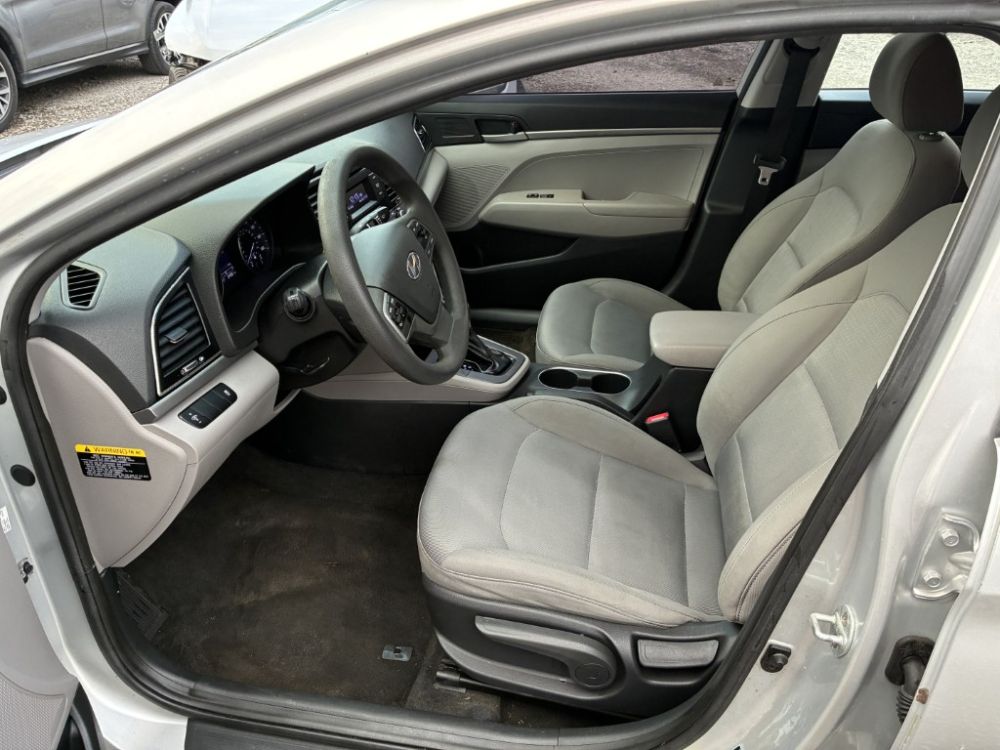 2017 Hyundai ELANTRA - photo 5