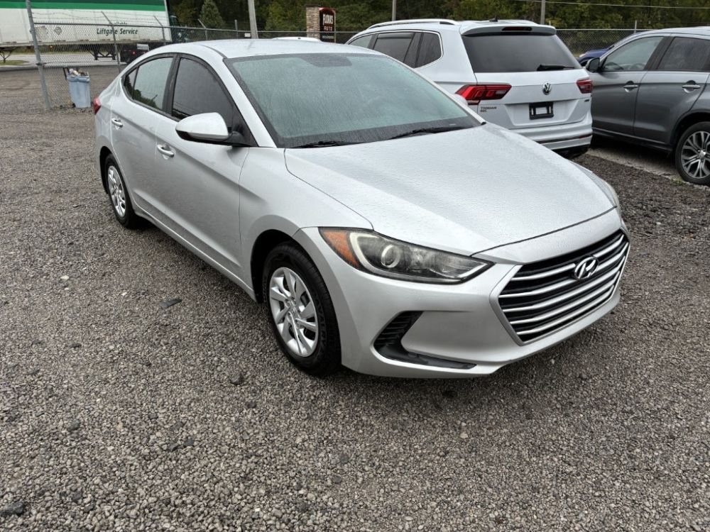 2017 Hyundai ELANTRA - photo 2