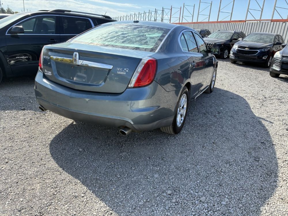 2010 Lincoln MKS - photo 4